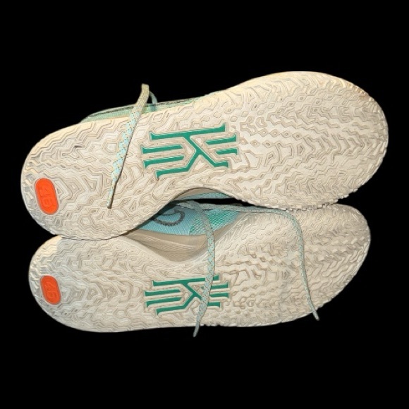 Nike Kyrie 7 'Copa' Basketball Shoes Size 12 - Picture 5 of 5